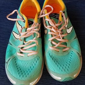 Women's Newton Fate sz 8.5
